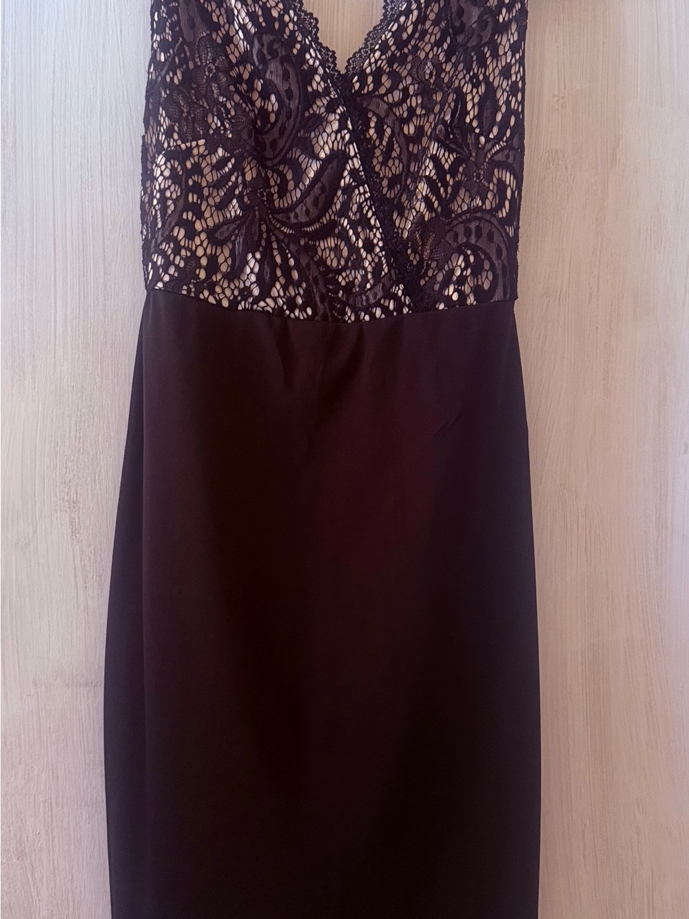 Elegant Black Lace-Top Women’s Dress